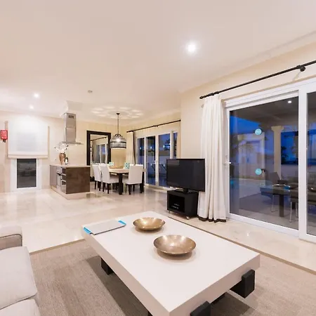 Puerto Del Carmen Sleeps 4 Pool Air Con Wifi ヴィラ