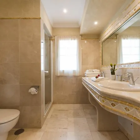 Puerto Del Carmen Sleeps 4 Pool Air Con Wifi Villa