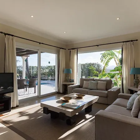Puerto Del Carmen Sleeps 4 Pool Air Con Wifi ヴィラ