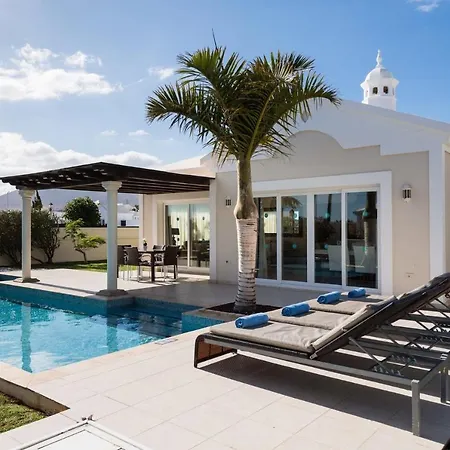 ヴィラ Puerto Del Carmen Sleeps 4 Pool Air Con Wifi プエルト・デル・カルメン