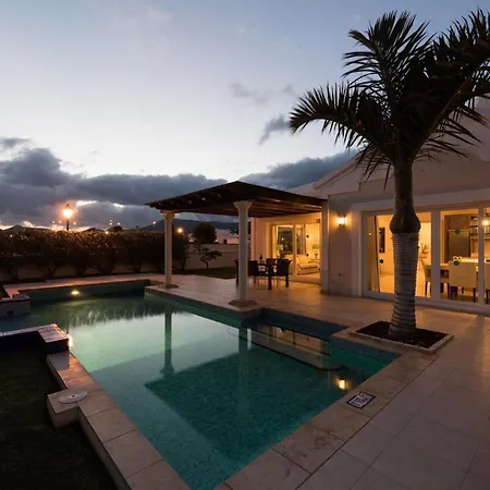 Puerto Del Carmen Sleeps 4 Pool Air Con Wifi *